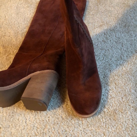 New! Ugg Maeva boot Mahogany -8 - Picture 3 of 7